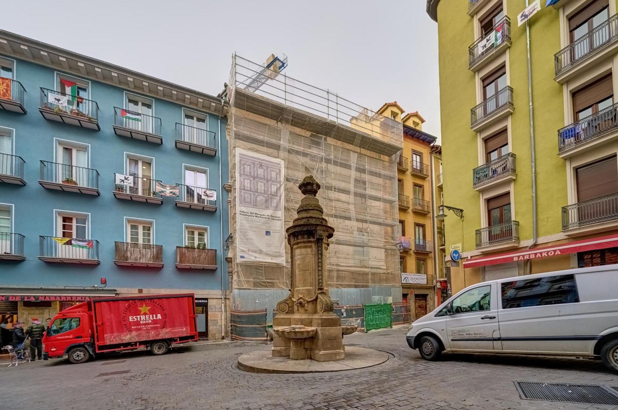 El Navarro Suite By Clabao Pamplona Exterior photo